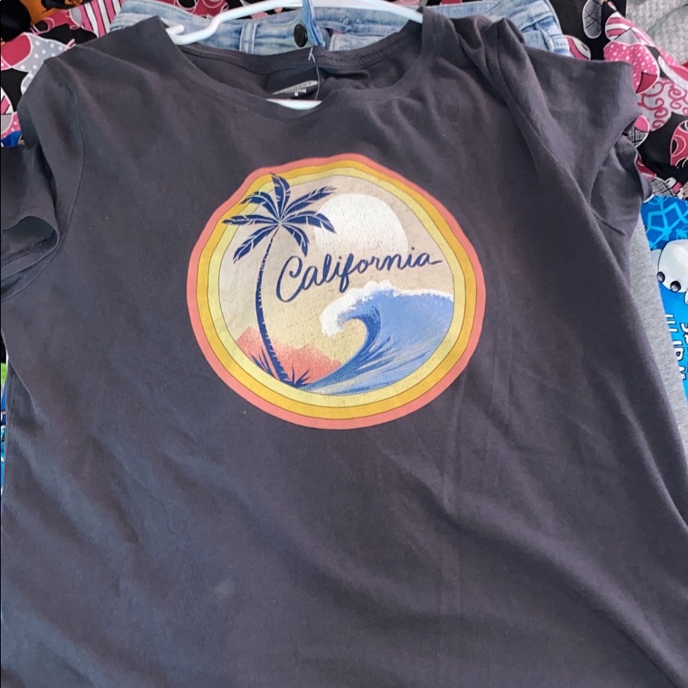 grey california shirt form old navy never worn has tags medium